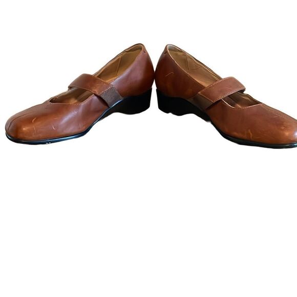 Avaron Brown Leather Mary Janes Comfort Shoe - 9.5 - Picture 2 of 13